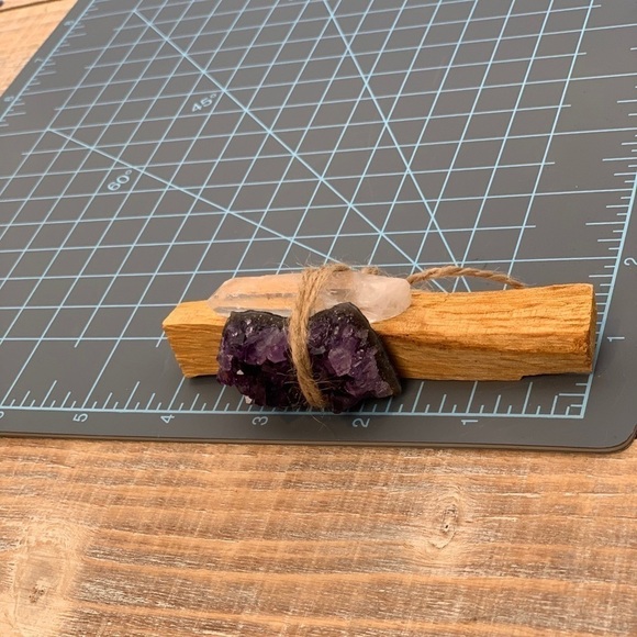 Crystal Quartz, Amethyst Cluster & Palo Santo Set - Picture 5 of 5